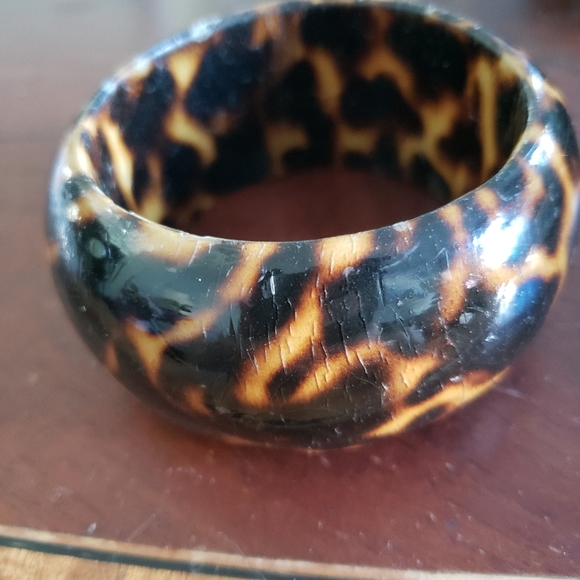 Unknown Jewelry - WOODEN LAQUAFED BRACELET